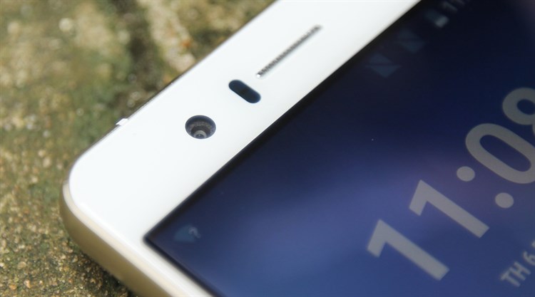 Điện thoại Q Edgy