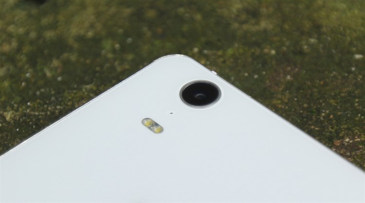 Điện thoại Q Edgy