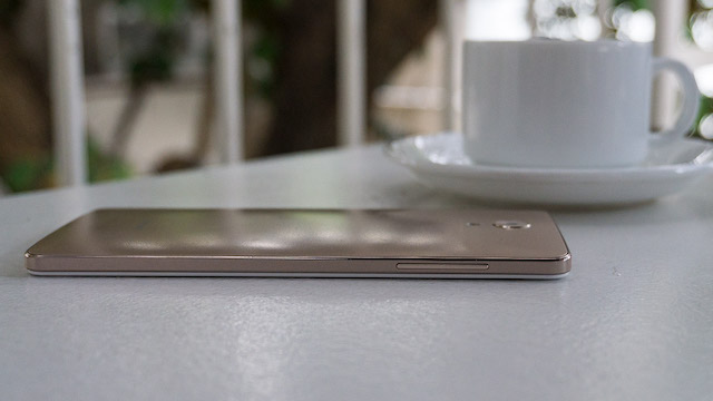 Coolpad Sky-3 - Cạnh phải Coolpad Sky-3 - Cạnh phải