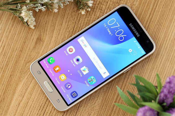 Điện thoại Samsung Galaxy J3 LTE Màu Vàng đồng