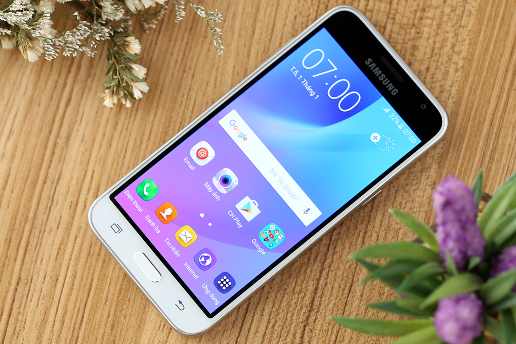 Điện thoại Samsung Galaxy J3 LTE Màu Trắng