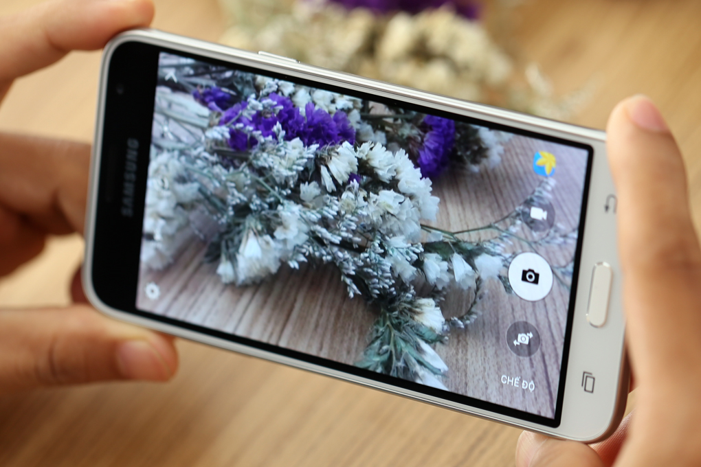 Điện thoại Samsung Galaxy J3 LTE Màu Trắng