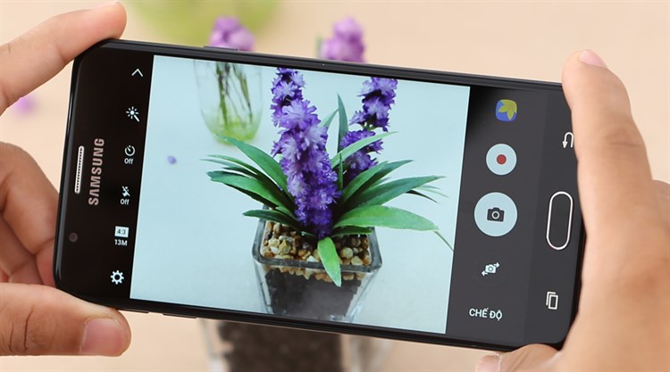 Điện thoại Samsung Galaxy J7 Prime