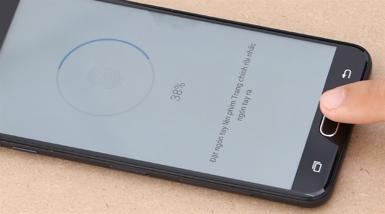 Điện thoại Samsung Galaxy J7 Prime