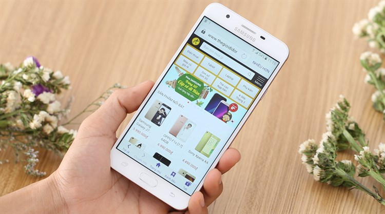 Điện thoại Samsung Galaxy J7 Prime