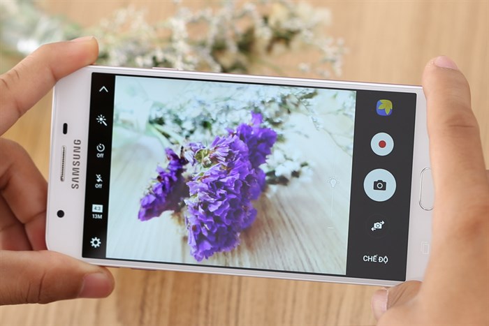 Điện thoại Samsung Galaxy J7 Prime