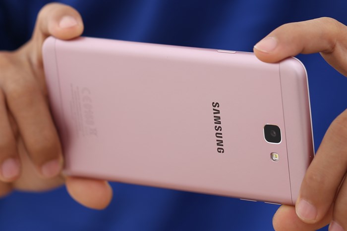 Điện thoại Samsung Galaxy J7 Prime