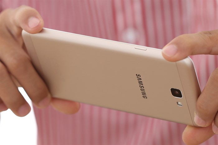 Điện thoại Samsung Galaxy J7 Prime