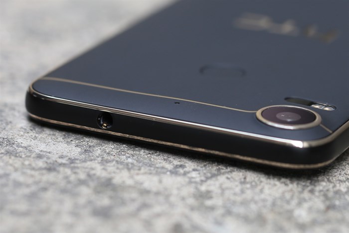 Điện thoại HTC Desire 10 Pro