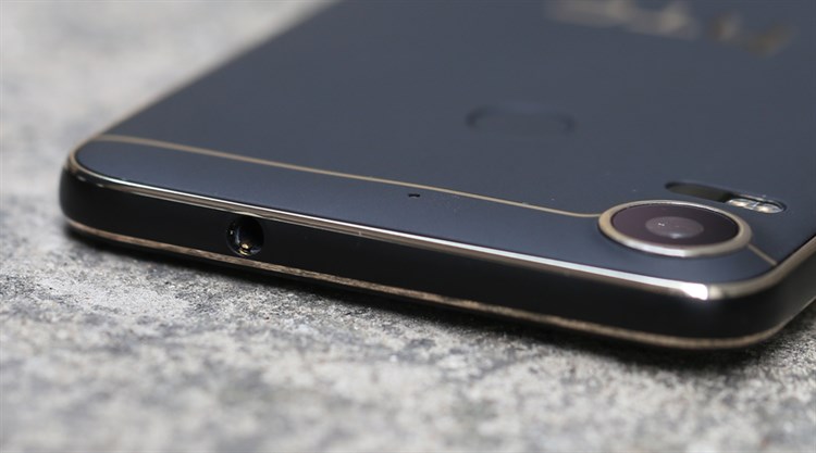 Điện thoại HTC Desire 10 Pro