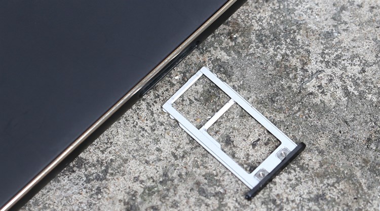 Điện thoại HTC Desire 10 Pro