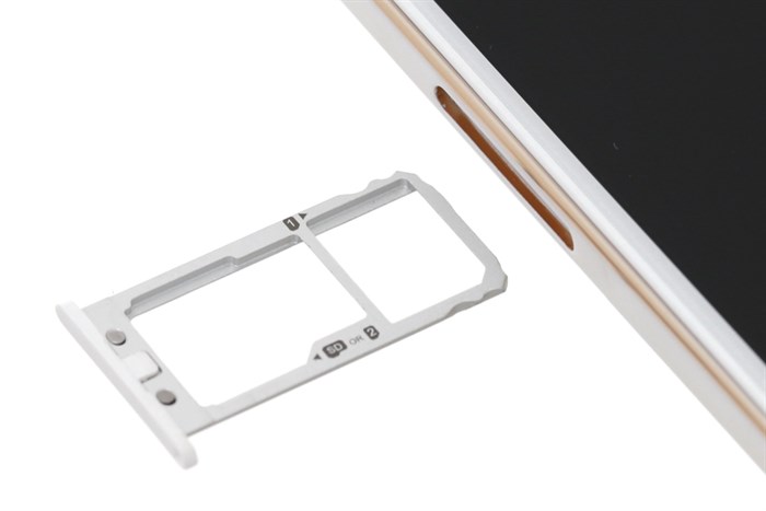 Điện thoại HTC Desire 10 Pro