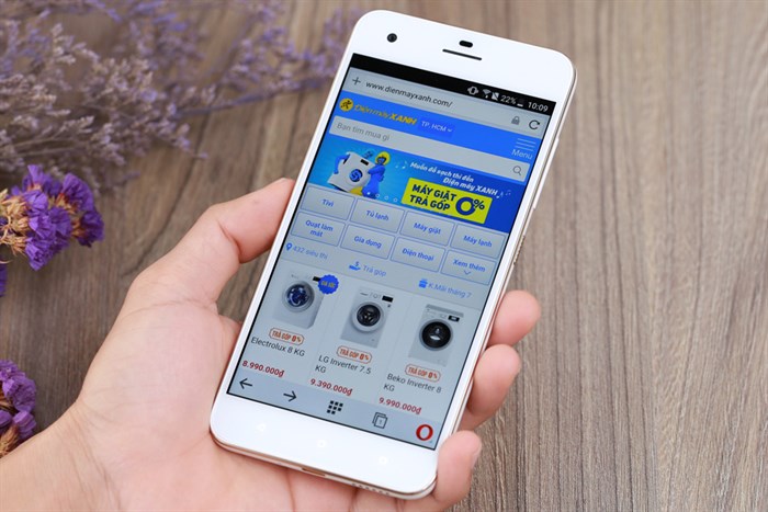 Điện thoại HTC Desire 10 Pro