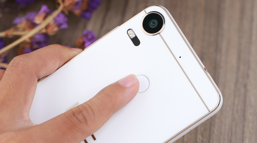 Điện thoại HTC Desire 10 Pro