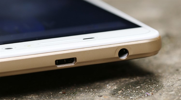 Điện thoại Mobell Nova i4