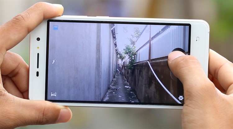 Điện thoại Mobell Nova i4