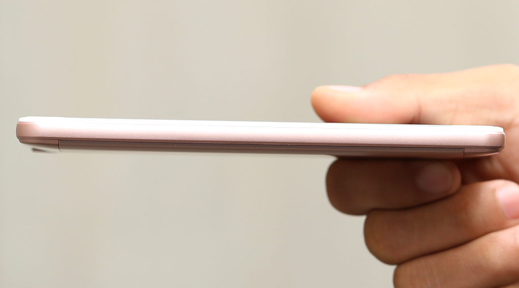 Điện thoại Mobell Nova i4