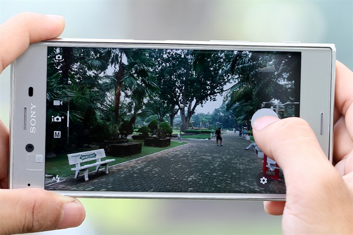 Điện thoại Sony Xperia XZ