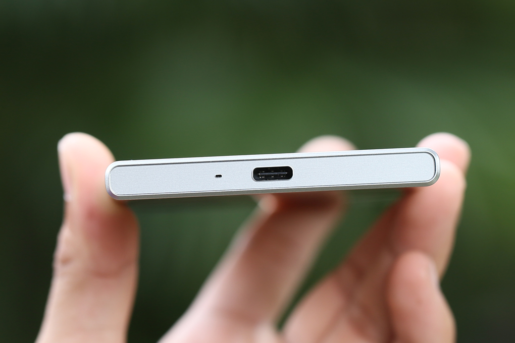 Điện thoại Sony Xperia XZ