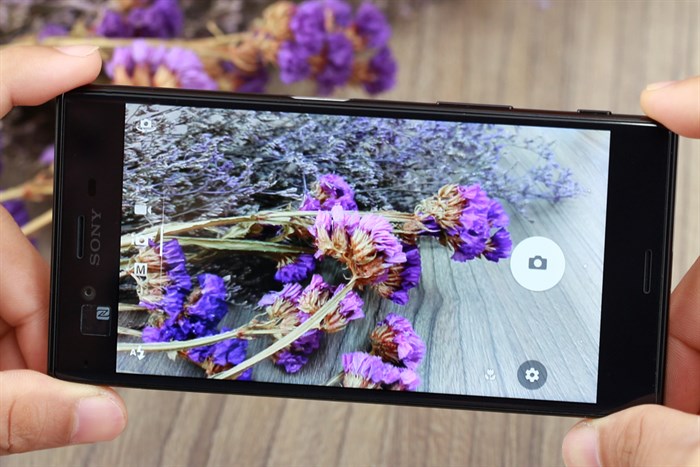 Điện thoại Sony Xperia XZ