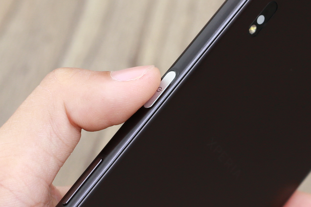 Điện thoại Sony Xperia XZ