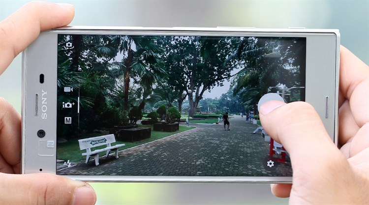 Điện thoại Sony Xperia XZ Dual