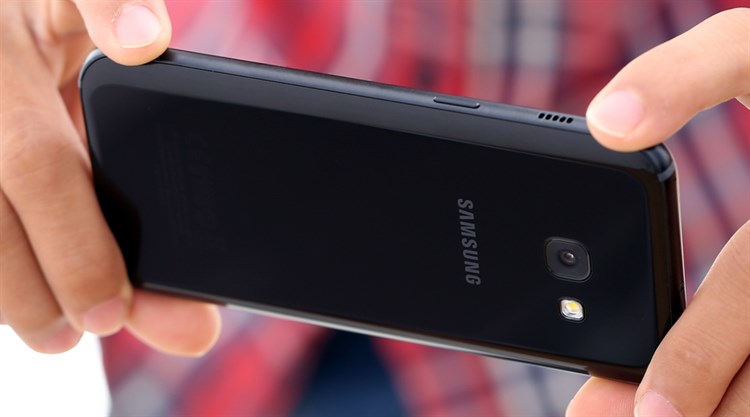 Điện thoại Samsung Galaxy A3 (2017)