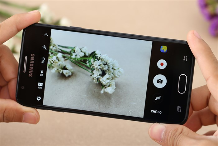 Điện thoại Samsung Galaxy J5 Prime