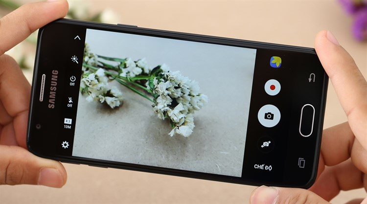 Điện thoại Samsung Galaxy J5 Prime