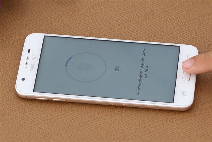 Điện thoại Samsung Galaxy J5 Prime