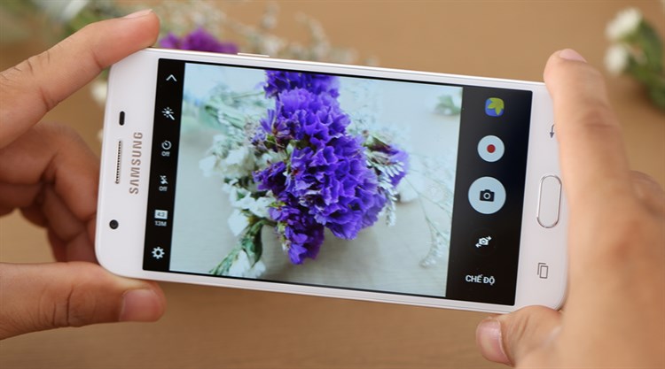 Điện thoại Samsung Galaxy J5 Prime