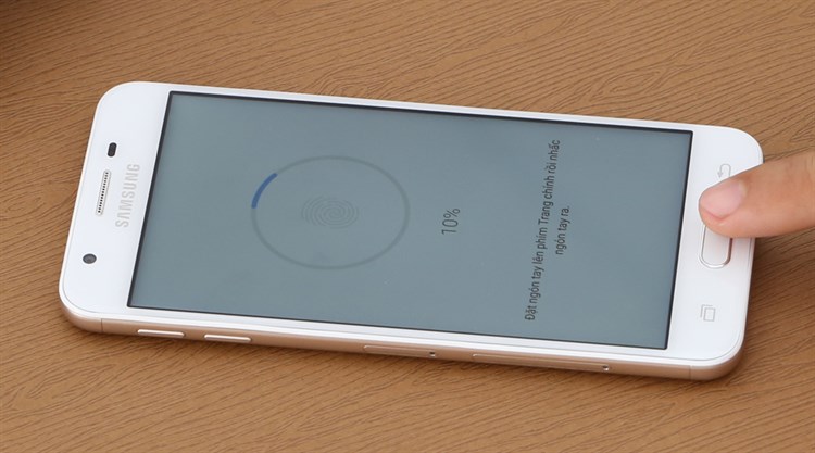 Điện thoại Samsung Galaxy J5 Prime