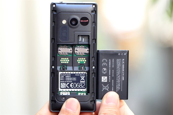 Điện thoại Nokia 216 Màu Đen