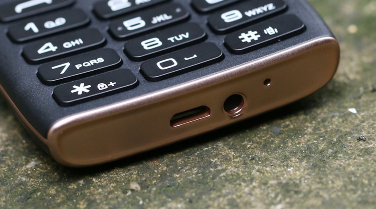 Điện thoại Mobell M589