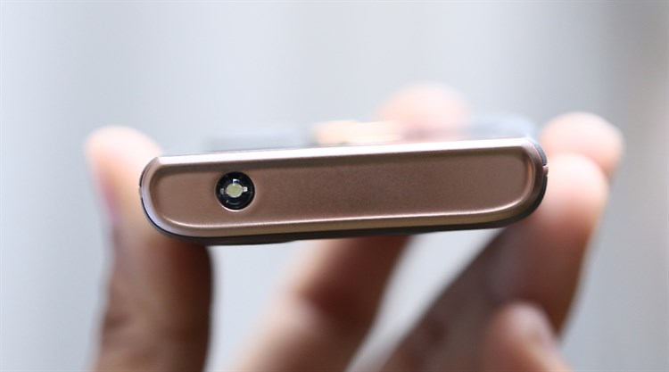 Điện thoại Mobell M589