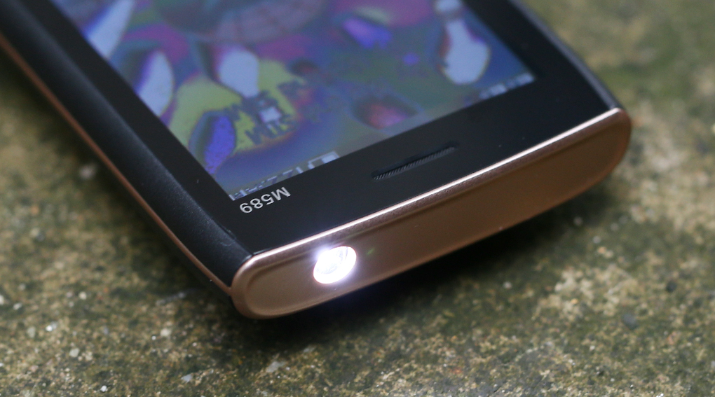 Điện thoại Mobell M589