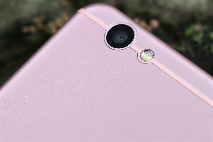 Điện thoại Mobell Nova i7