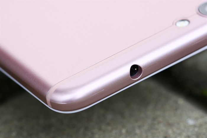 Điện thoại Mobell Nova i7