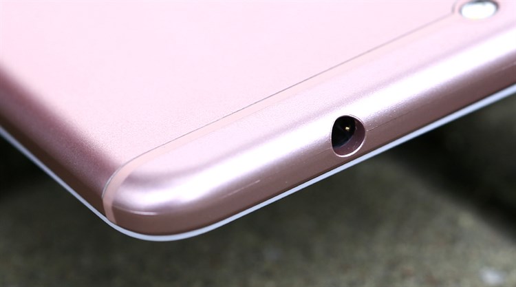 Điện thoại Mobell Nova i7