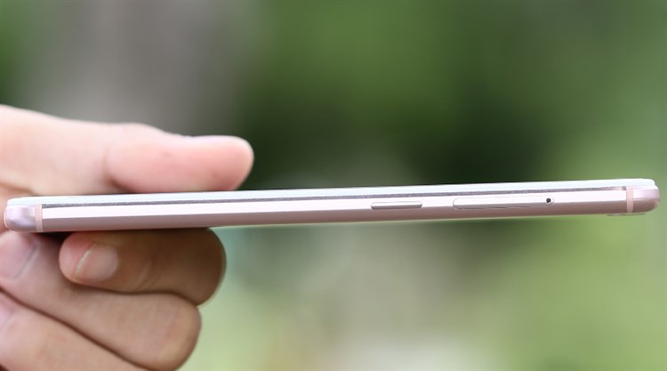 Điện thoại Mobell Nova i7