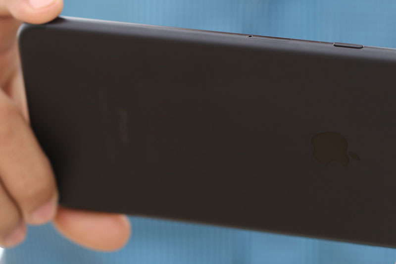 Phần mặt lưng được Apple nâng cấp - iPhone 7 Plus