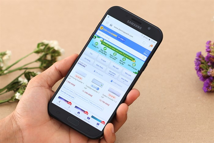 Điện thoại Samsung Galaxy A7 (2017)