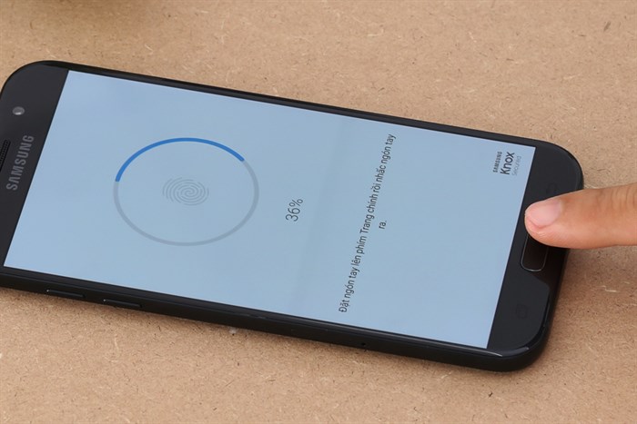 Điện thoại Samsung Galaxy A7 (2017)