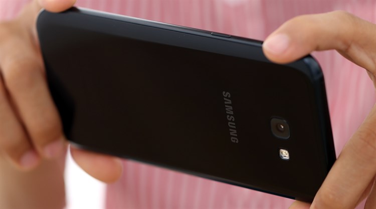 Điện thoại Samsung Galaxy A7 (2017)