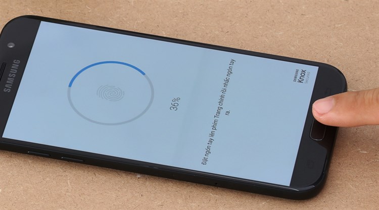 Điện thoại Samsung Galaxy A7 (2017)