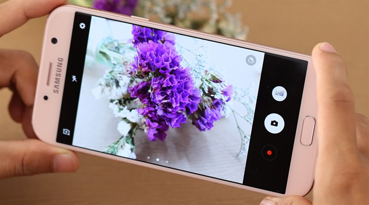 Điện thoại Samsung Galaxy A7 (2017)