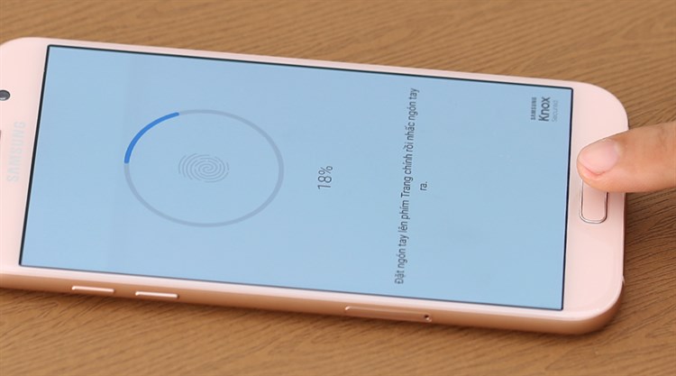 Điện thoại Samsung Galaxy A7 (2017)