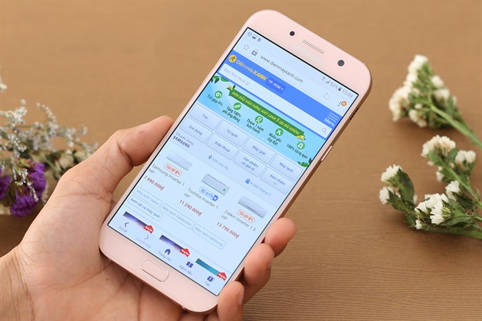 Điện thoại Samsung Galaxy A7 (2017)