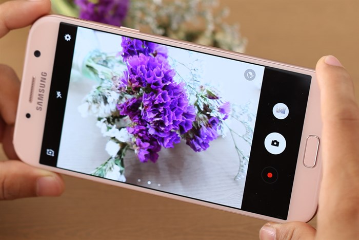 Điện thoại Samsung Galaxy A7 (2017)