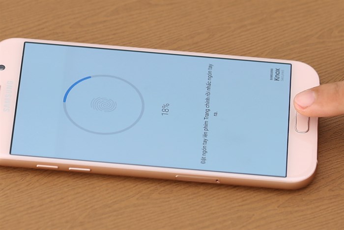 Điện thoại Samsung Galaxy A7 (2017)